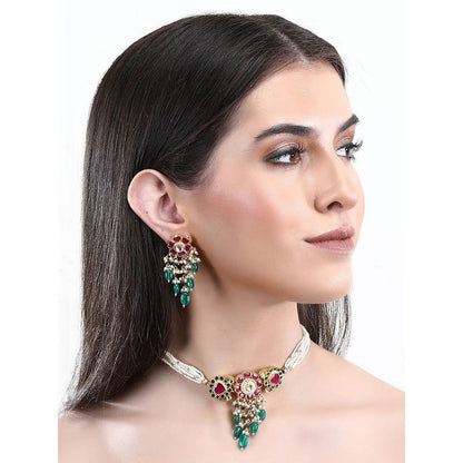 Auraa Trends 22Kt Gold Plated Kundan Red and Green Choker Necklace Set for Women and Girls