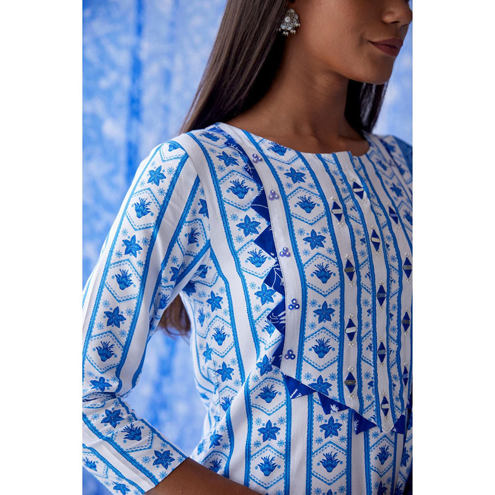 Baise Gaba White Vaayu Straight Kurta
