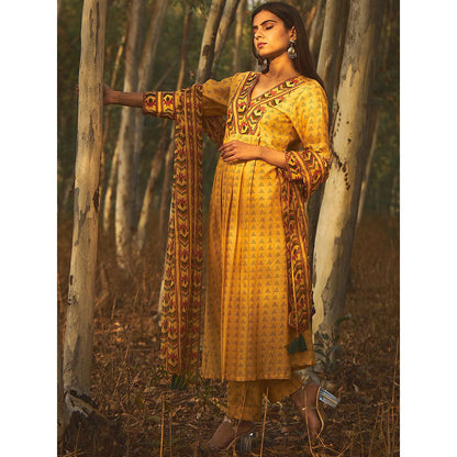Baise Gaba Yellow Bee Balm Kurta (Set Of 3)