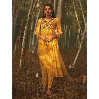 Baise Gaba Yellow Bee Balm Kurta (Set Of 3)