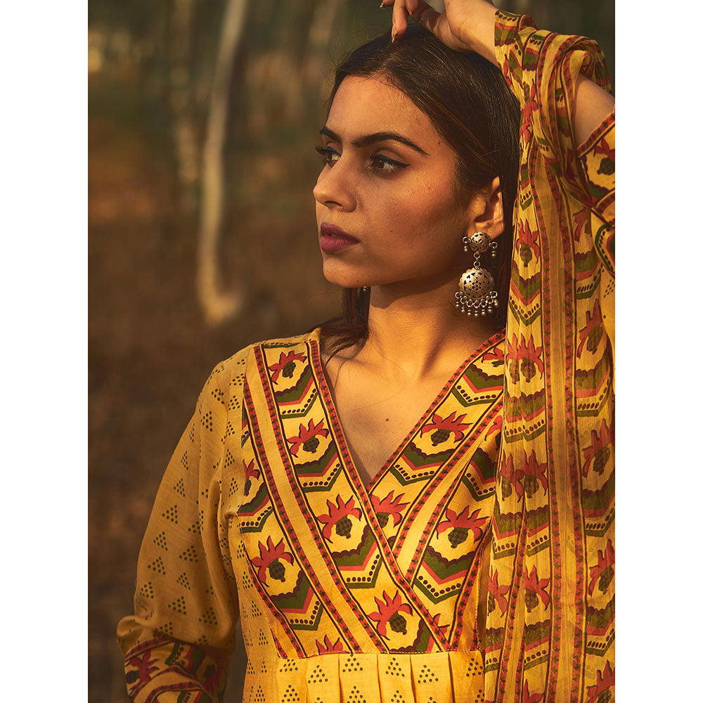 Baise Gaba Yellow Bee Balm Kurta (Set Of 3)