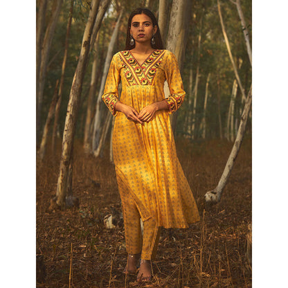 Baise Gaba Yellow Bee Balm Kurta (Set Of 2)