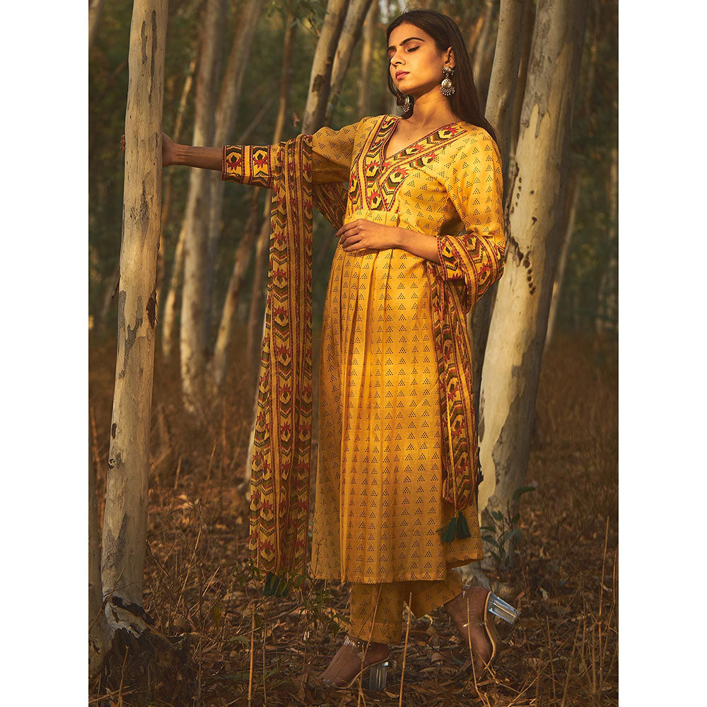 Baise Gaba Yellow Bee Balm Kurta (Set Of 2)