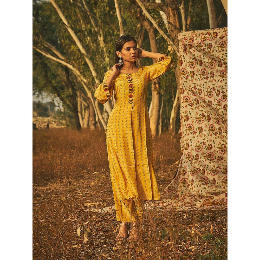 Baise Gaba Yellow Sambac Kurta (Set Of 3)