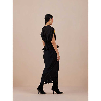 CHANDRIMA Black Sunflower Applique Pleated Top