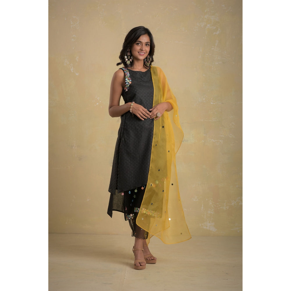Charkhee Black Sleeveless Layered Kurta With Pants & Dupatta - (Set of 3)