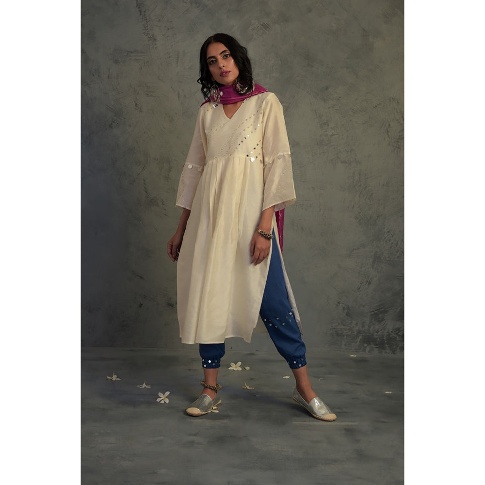 Charkhee Chanderi Flared Sleeve Kurta Set With Jogger - (Set of 3)