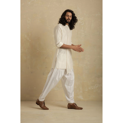 charkhee Men Off White Diagonal Short Kurta with Salwar (Set of 2)
