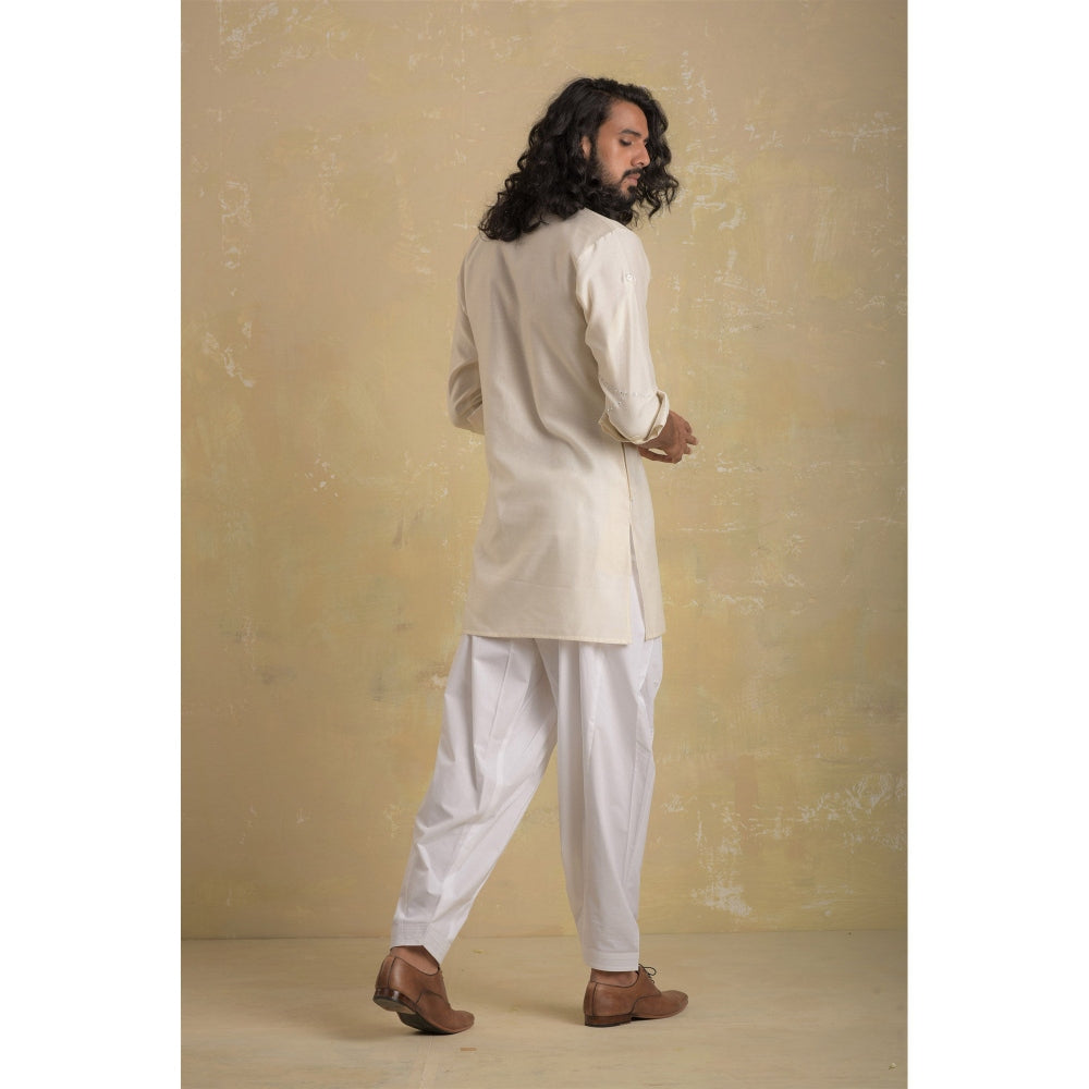 charkhee Men Off White Diagonal Short Kurta with Salwar (Set of 2)