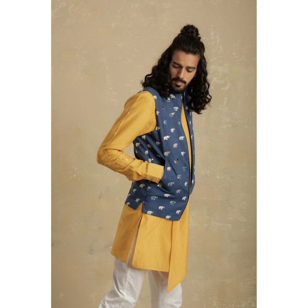 charkhee Men Yellow Diagonal Short Kurta with Pants (Set of 2)