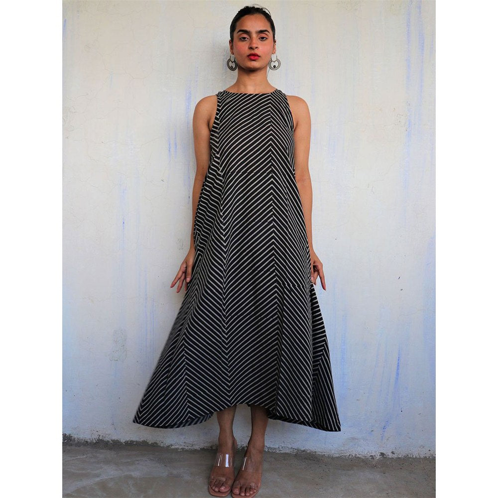 CHIDIYAA Black Pure Cotton Block Printed Dress Mono 2