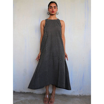 CHIDIYAA Black Pure Cotton Block Printed Dress Mono 2