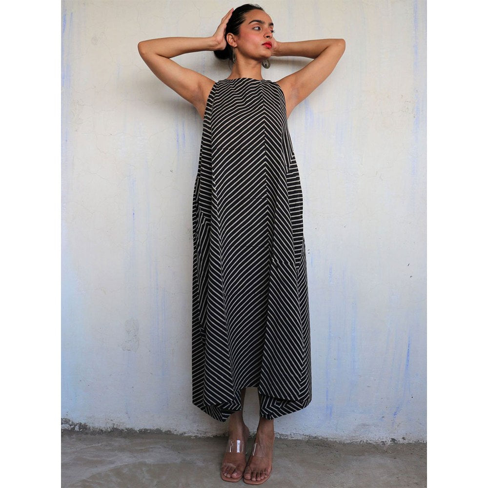 CHIDIYAA Black Pure Cotton Block Printed Dress Mono 2