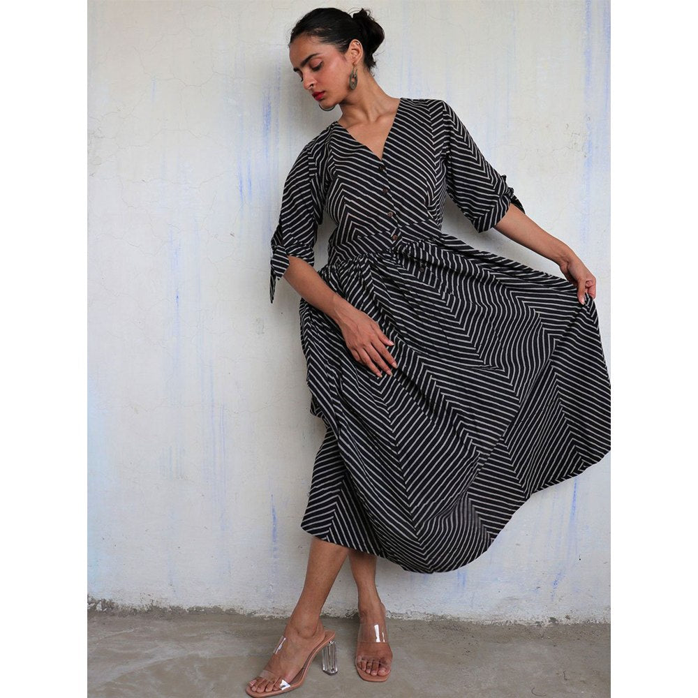 CHIDIYAA Black Pure Cotton Block Printed Dress Mono 1