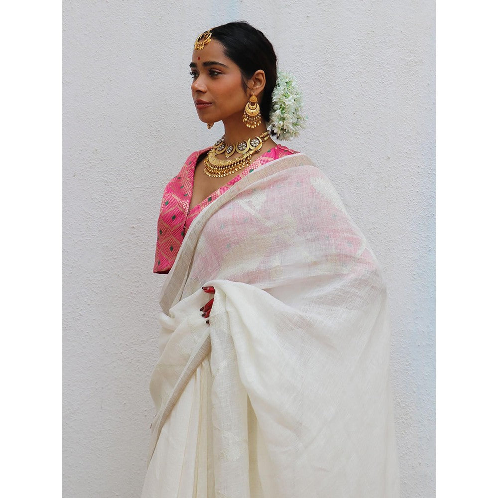 Chidiyaa Juhi Mogra Agnes Jamdani Handwoven Linen Saree with Unstitched Blouse