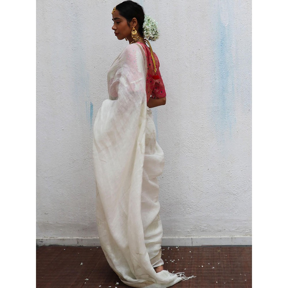 Chidiyaa Juhi Mogra Agnes Jamdani Handwoven Linen Saree with Unstitched Blouse