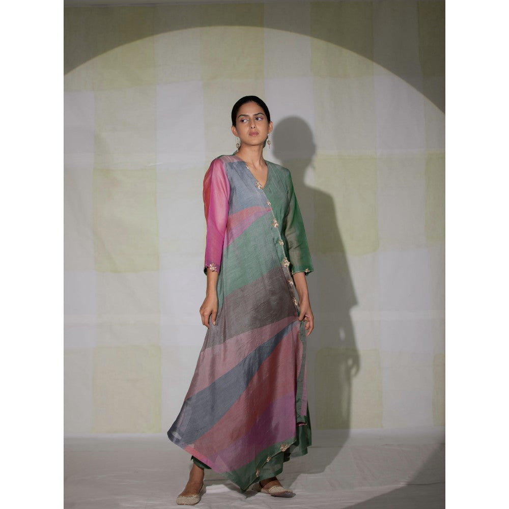 DEEPTHEE Green Hand Embroidered Phool Guchha Crossover Kurta with Pant & Dupatta (Set of 3)