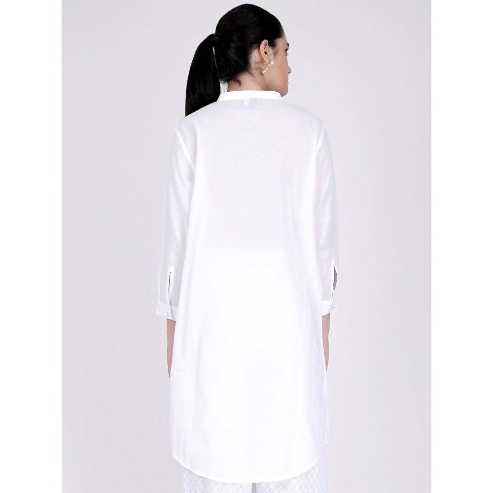 First Resort by Ramola Bachchan White Nehru Collar Kurta