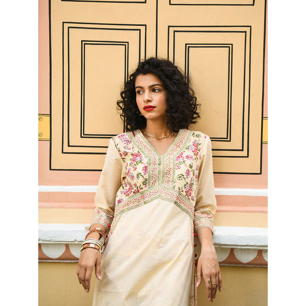 Gulaal Bellflower High Slit Kurta Pants Set (Set of 3)