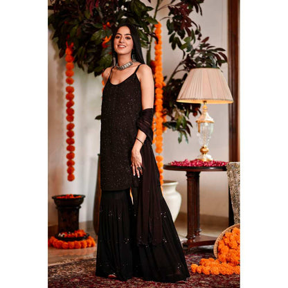 House of Chikankari Dia Chikankari Georgette Straight Kurta (Set of 2)