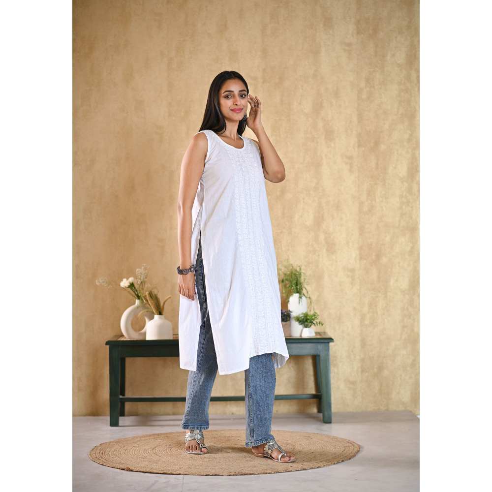 House of Chikankari Tiraq Chikankari Cotton Sleeveless Straight Kurta