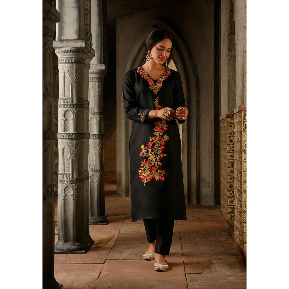 House of Chikankari Kasmira Aari woollen Straight Kurta with Pant (Set of 2)