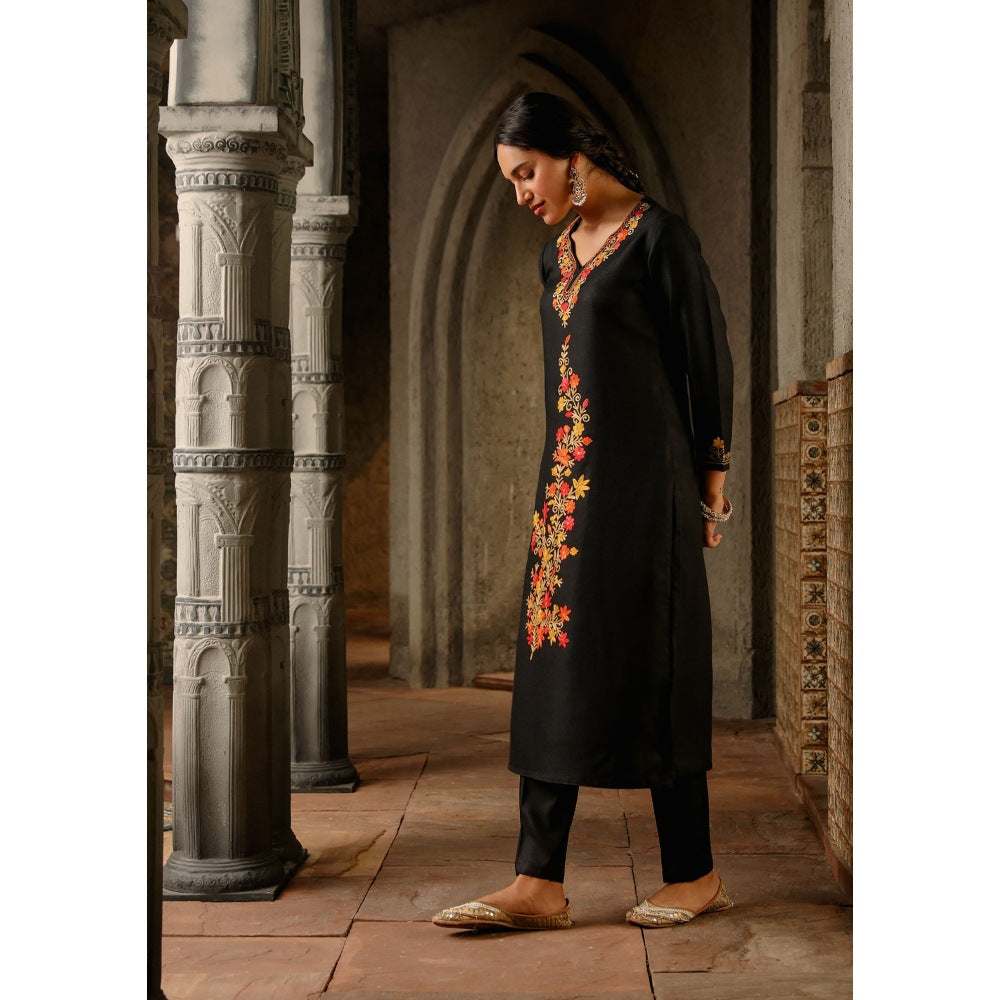 House of Chikankari Kasmira Aari woollen Straight Kurta with Pant (Set of 2)