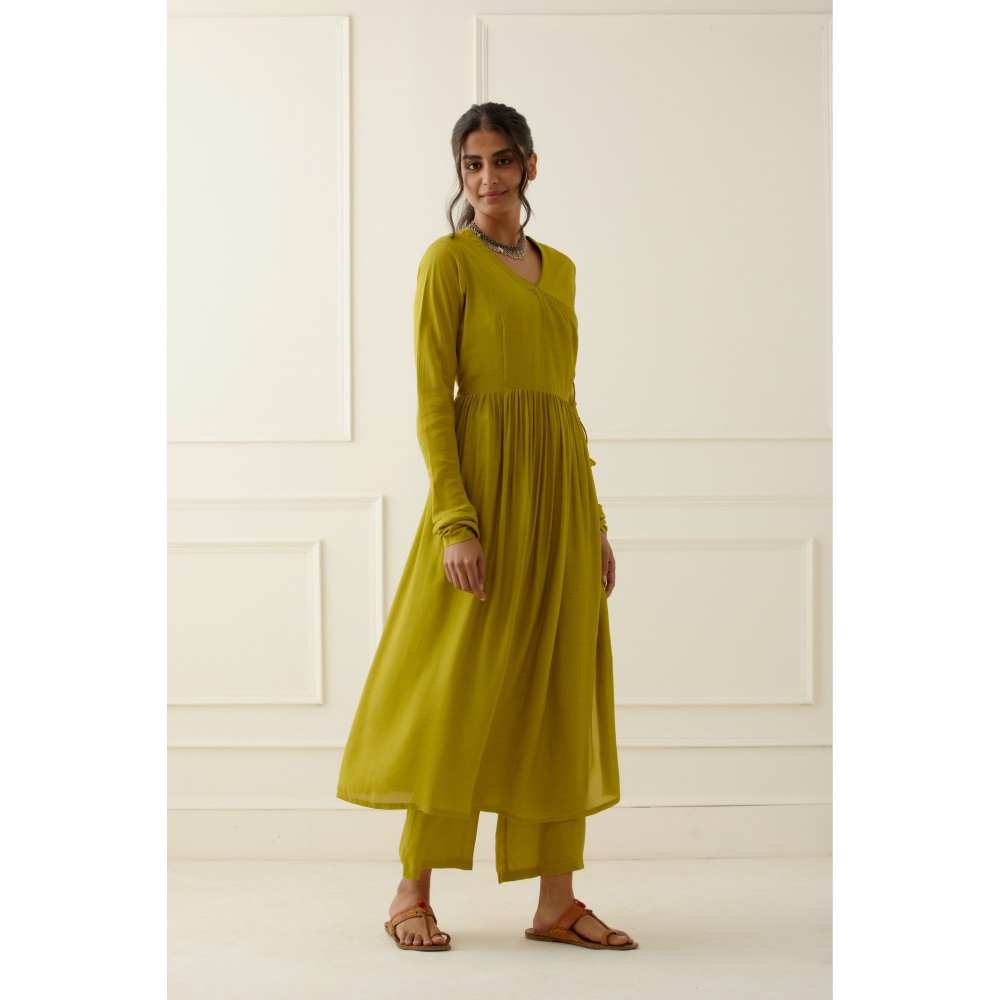 Ikshita Choudhary Parrot Green Kurta Lace Detailing