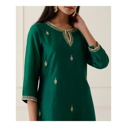 Ikshita Choudhary Green Embroidered Kurta