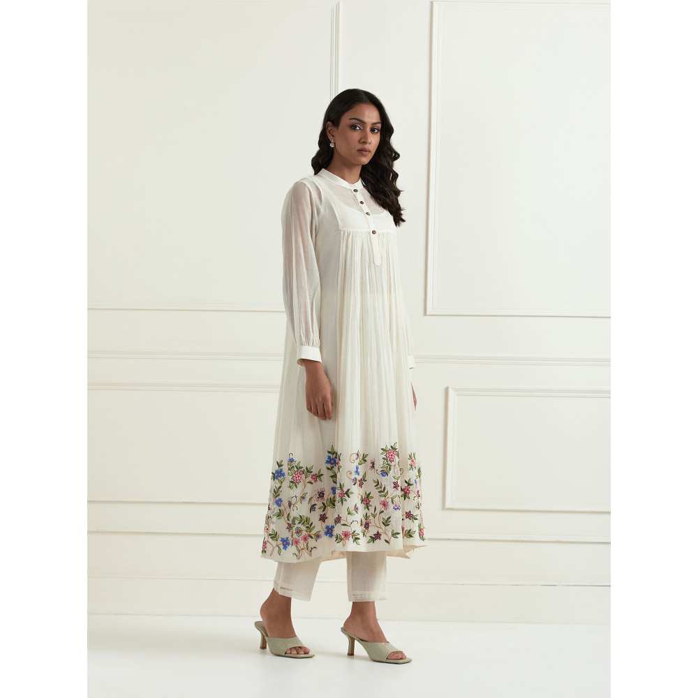 Ikshita Choudhary White Hand Embroidered Chanderi Kurta with Pants (Set of 2)
