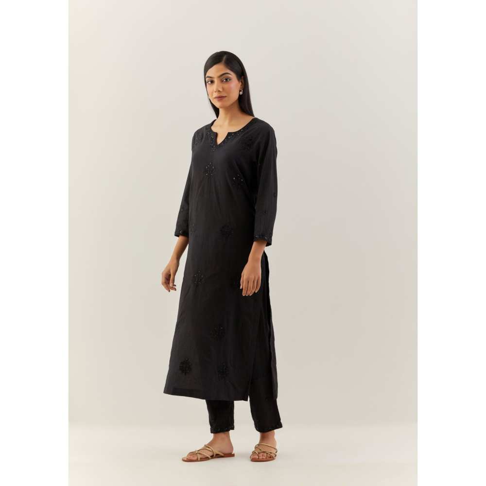Ikshita Choudhary Black Kurta (Set of 2)