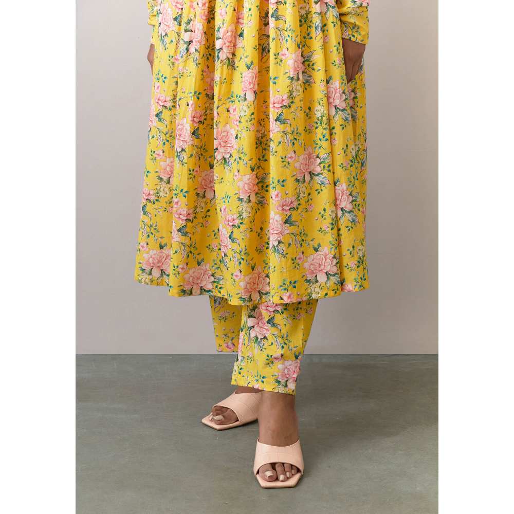 Ikshita Choudhary Yellow Cotton Printed Kurta With Pants (Set of 2)