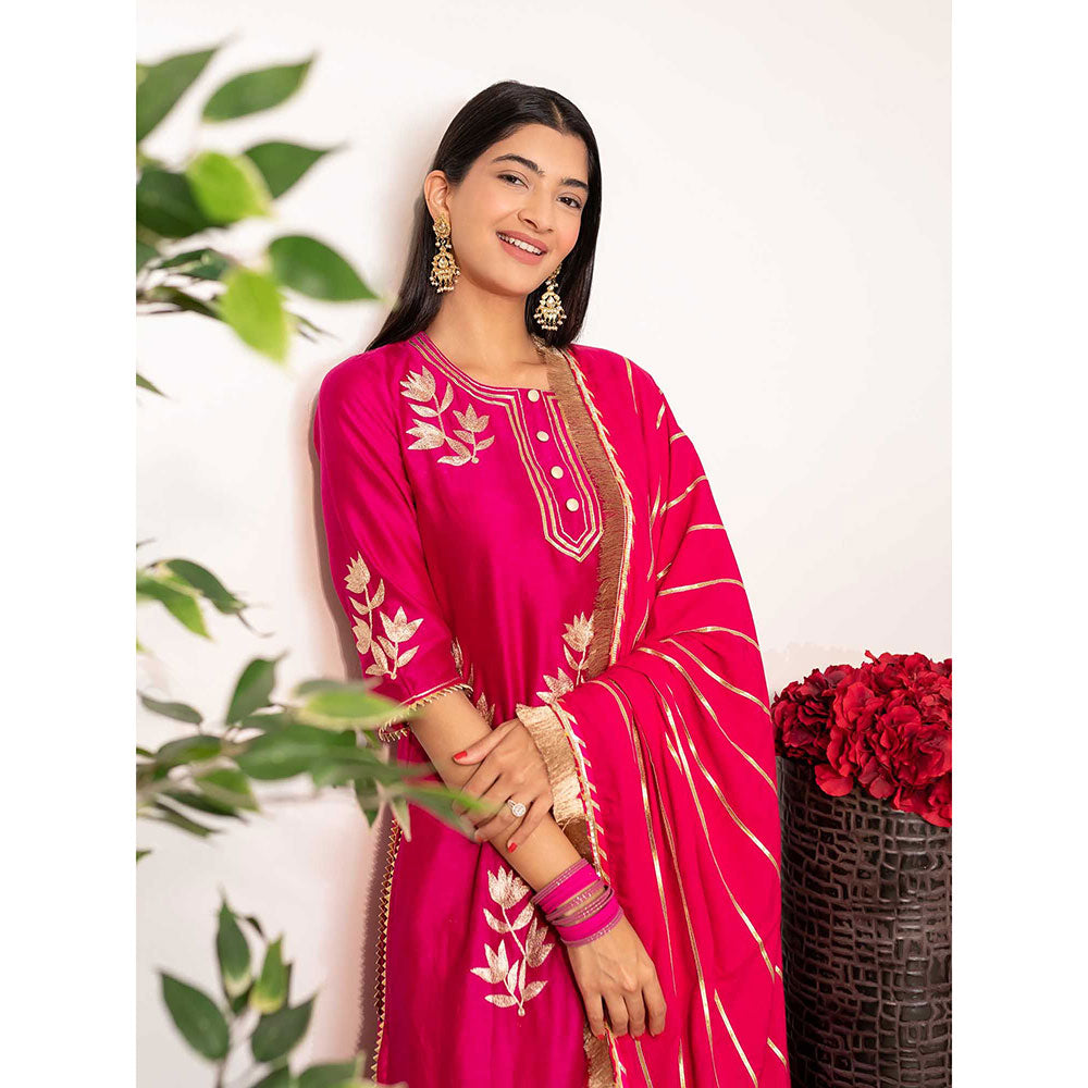 Maison Shefali Ulfat Surkh Chanderi Silk Kurta Salwar (Set of 3)
