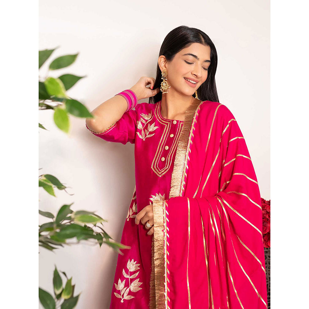 Maison Shefali Ulfat Surkh Chanderi Silk Kurta Salwar (Set of 3)