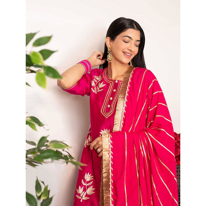 Maison Shefali Ulfat Surkh Chanderi Silk Kurta Salwar (Set of 3)