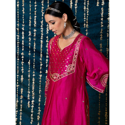 Maison Shefali Hunar Gulabi Kurta (Set of 3)