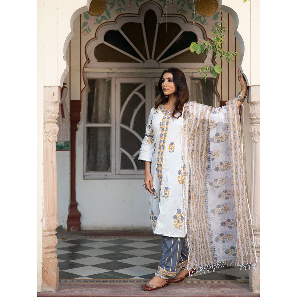 Maison Shefali Chaand Sahar Ambar Kurta Salwar With Dupatta (Set of 3)