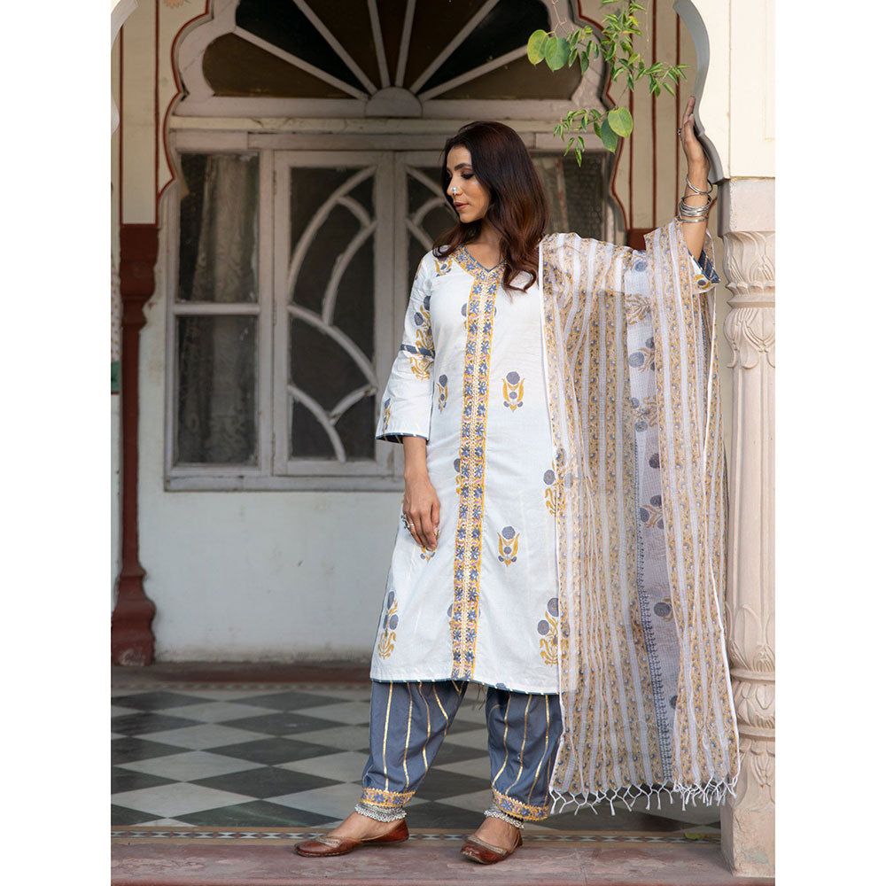 Maison Shefali Chaand Sahar Ambar Kurta Salwar With Dupatta (Set of 3)