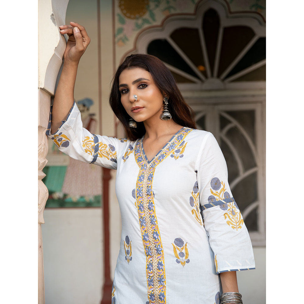 Maison Shefali Chaand Sahar Ambar Kurta Salwar With Dupatta (Set of 3)