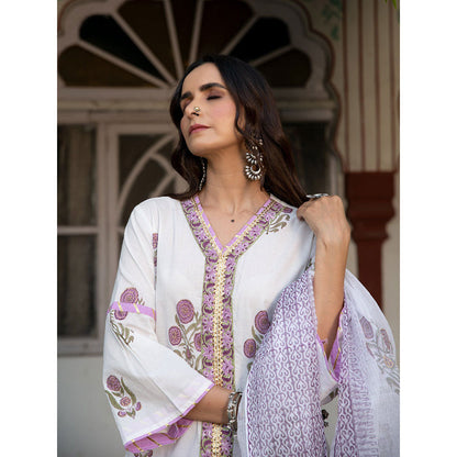 Maison Shefali Chaand Sehar Kurta Salwar With Dupatta (Set of 3)