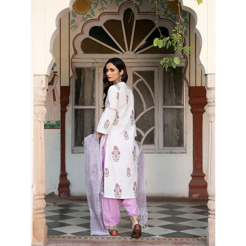 Maison Shefali Chaand Sehar Kurta Salwar With Dupatta (Set of 3)