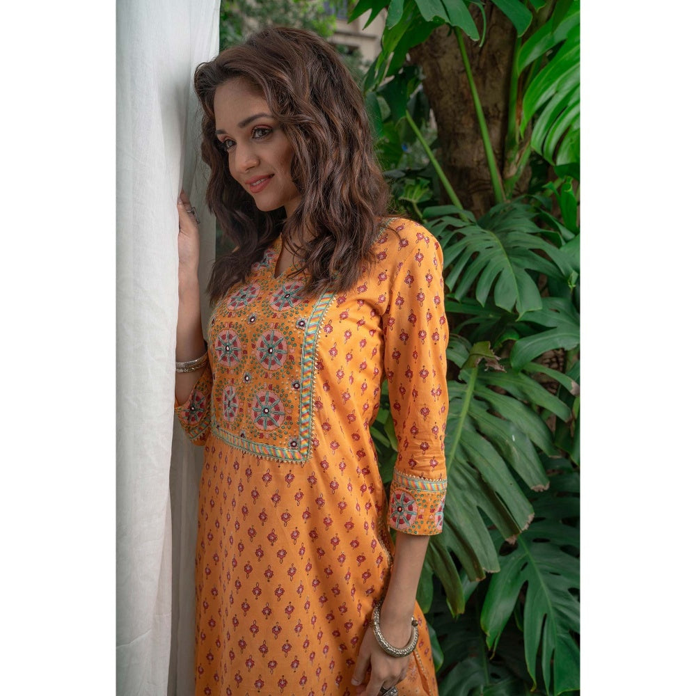 PANTS AND PAJAMAS Mustard Block Printed Kota Dupatta
