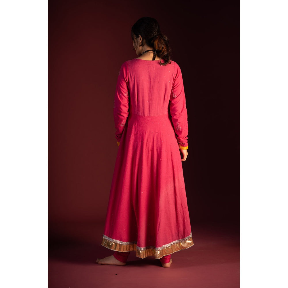 PANTS AND PAJAMAS Pink Mangal Foil Print Dupatta