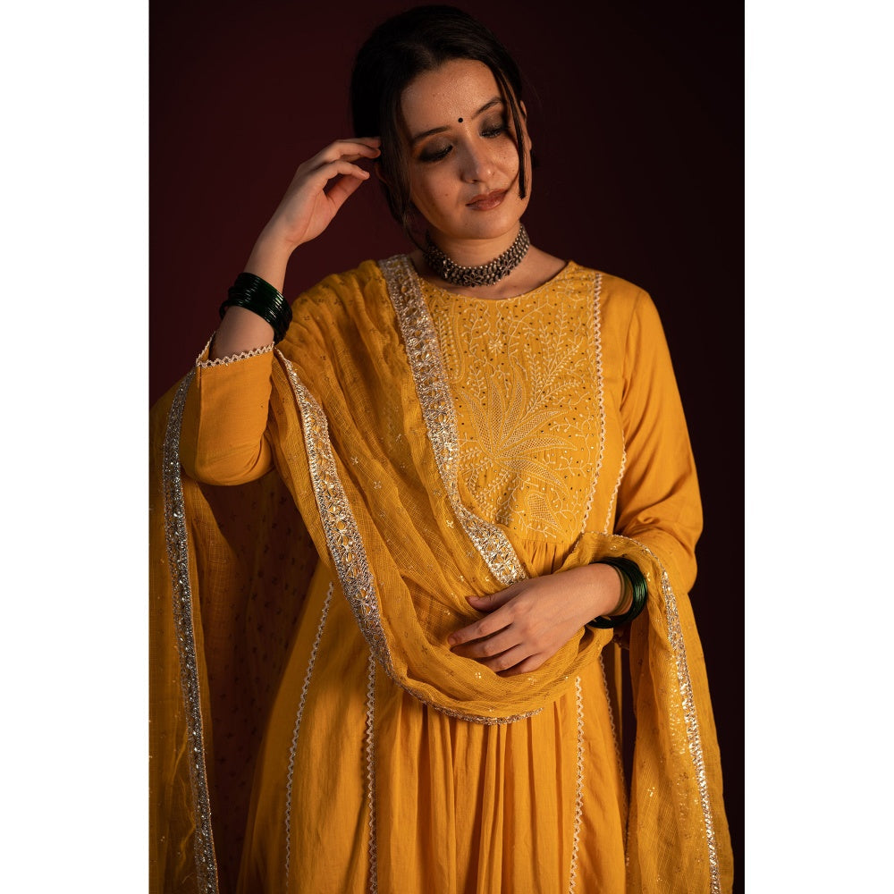 PANTS AND PAJAMAS Mustard Brahspati Foil Print Dupatta