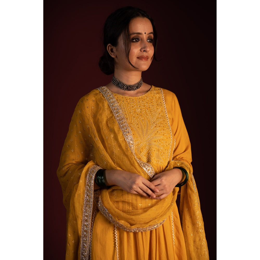 PANTS AND PAJAMAS Mustard Brahspati Foil Print Dupatta