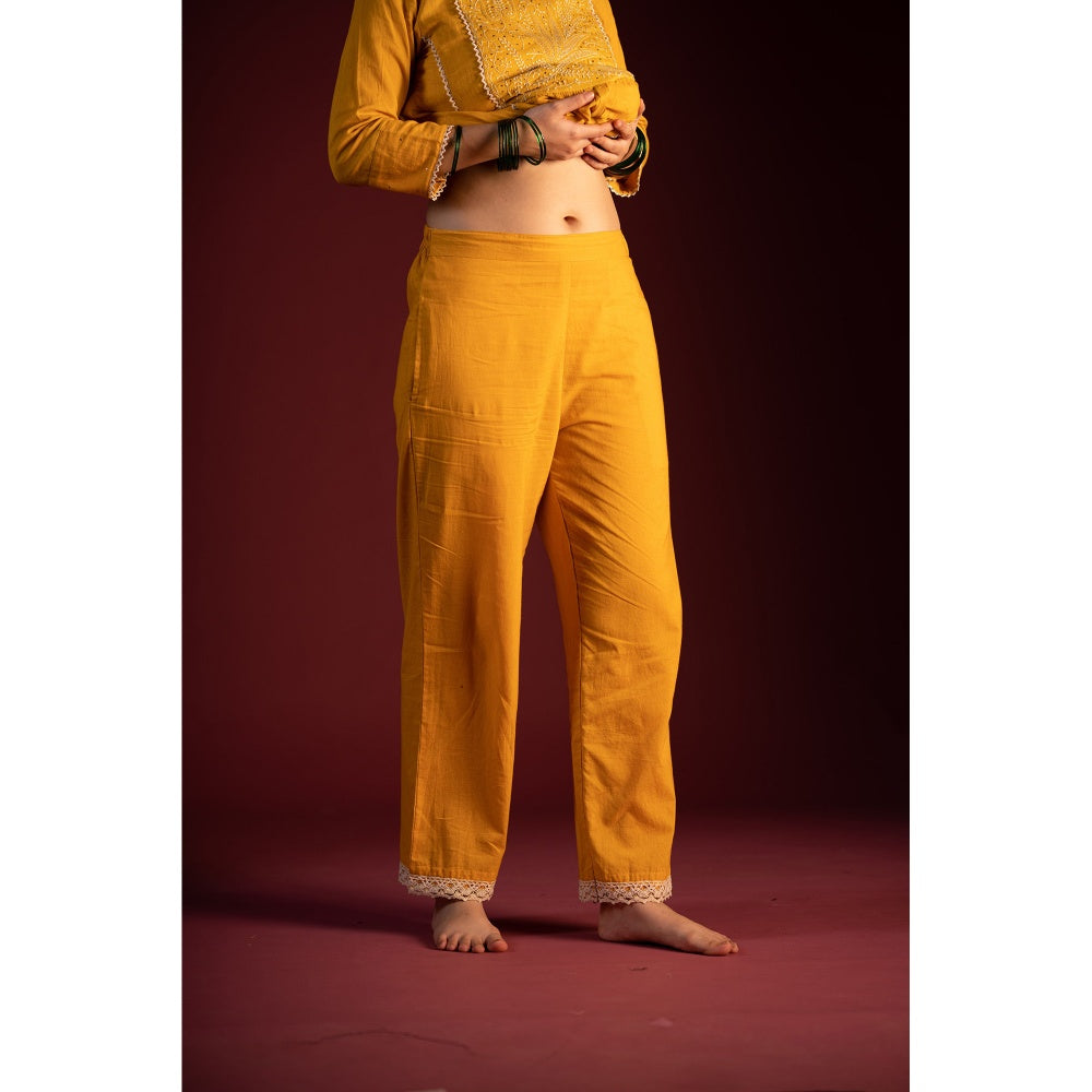 PANTS AND PAJAMAS Mustard Brahspati Foil Print Dupatta