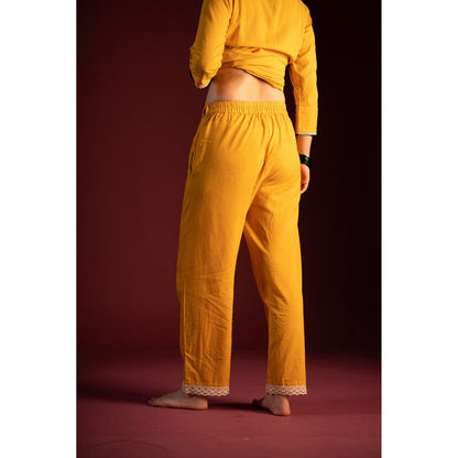 PANTS AND PAJAMAS Mustard Brahspati Foil Print Dupatta