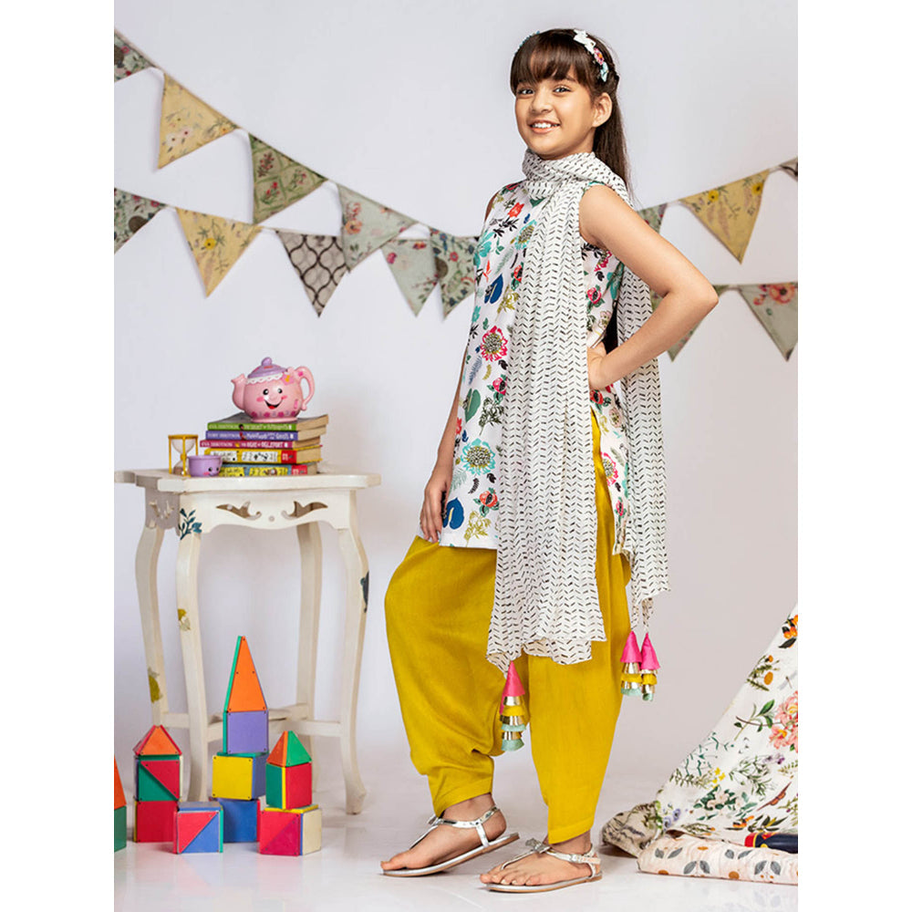 PS Kids By Payal Singhal Short Kurta With Salwar And Dupatta (Set of 3)