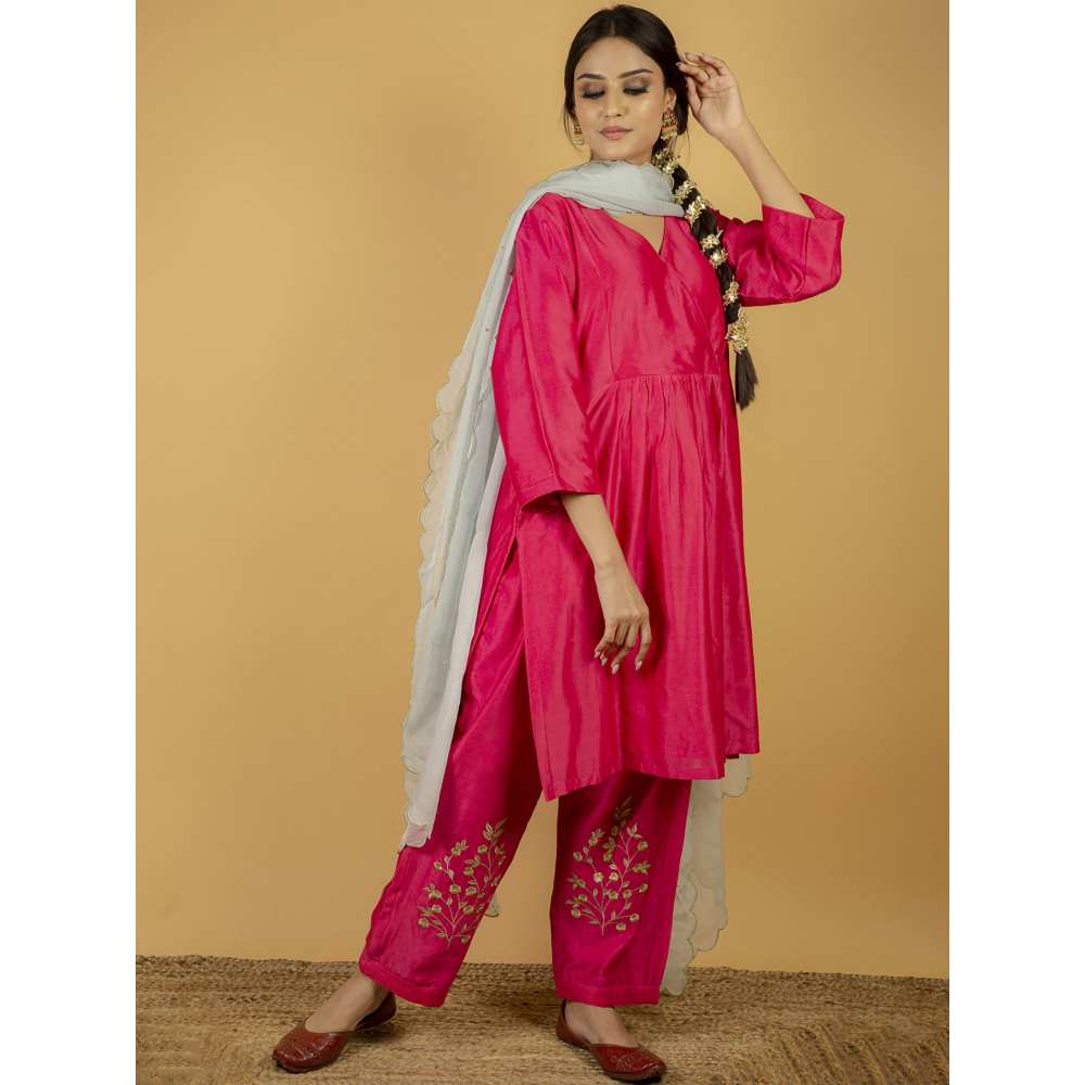 Priya Chaudhary Pink Embroidered Chanderi Silk Pants