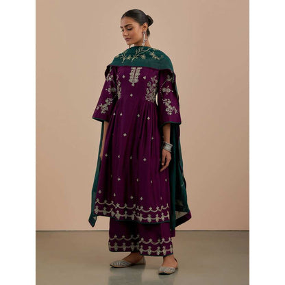 Priya Chaudhary Green Embroidered Chanderi Dupatta